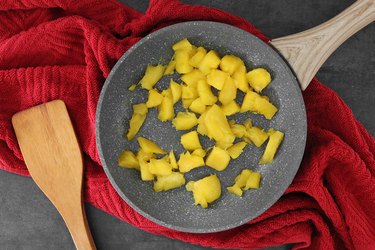 Cook the mango