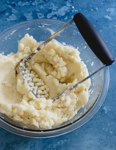 mashed potatoes with butter and milk
