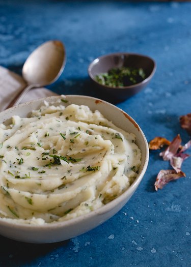 Roasted garlic and herb mashed potatoes