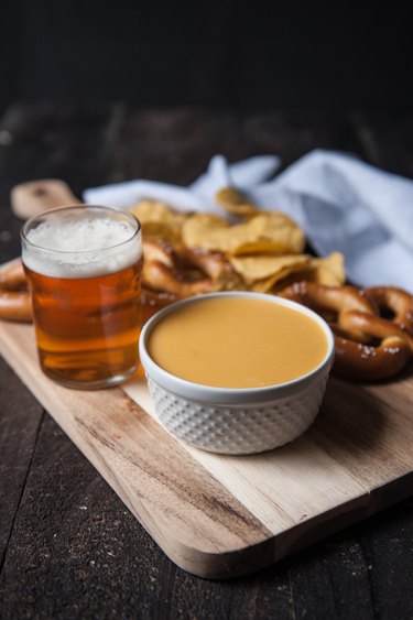 How to Make Beer Cheese Sauce
